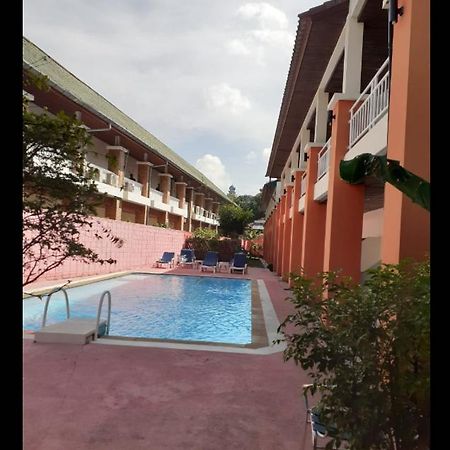 First Resort Albergo Patong 외부 사진
