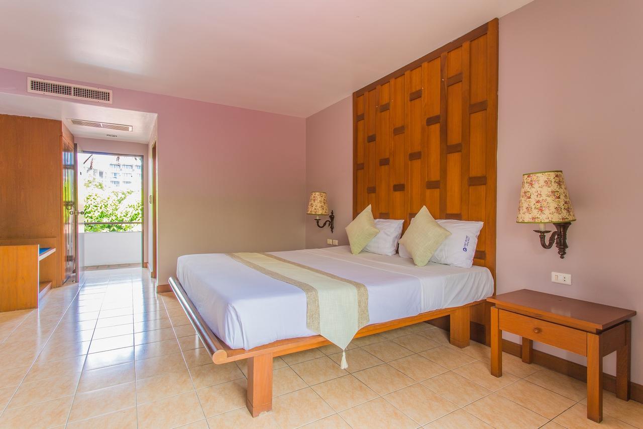 First Resort Albergo Patong 외부 사진