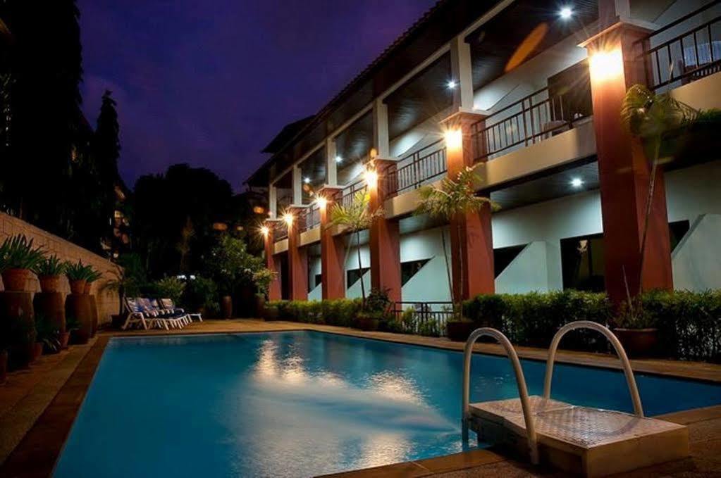 First Resort Albergo Patong 외부 사진